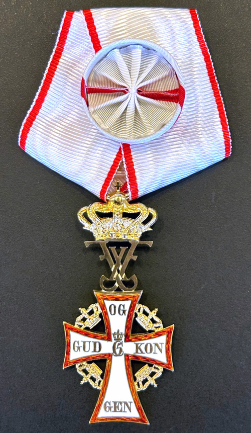 Updated design of the insignia of the Order of Dannebrog